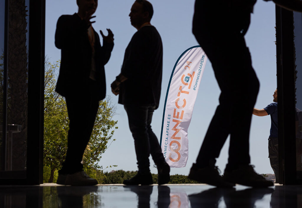 fly-banner-connecta-24-abranding