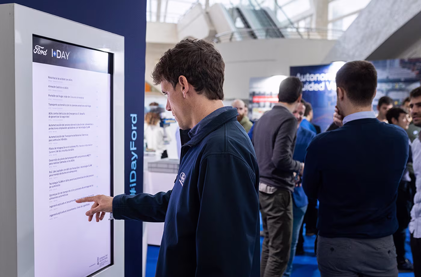 pantalla i day ford abranding