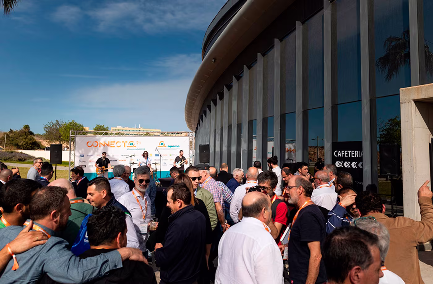 lona escenario cantantes connecta 24 abranding