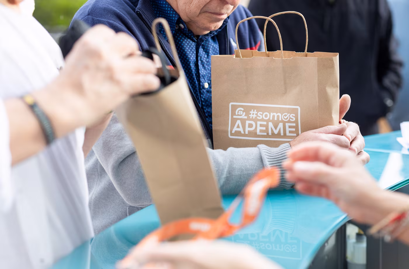 bolsa CONNECTA25 abranding