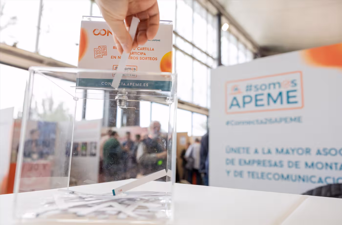 diseno urna connecta26 apeme abranding